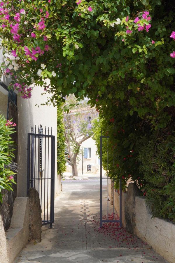 Rachel Suite By The Pool Paphos Exterior foto